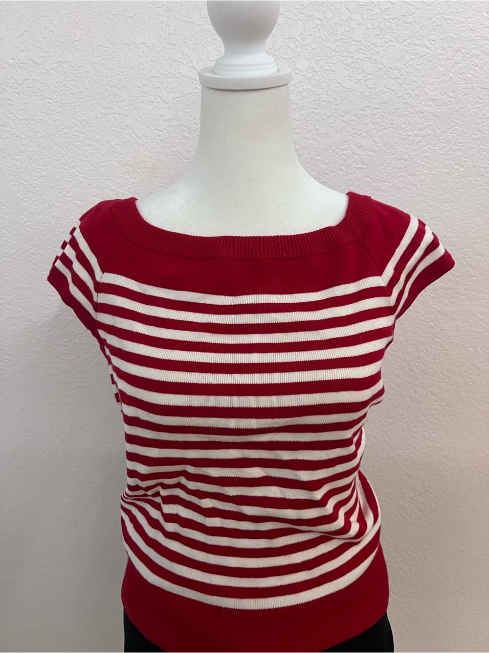 Tommy Hilfiger Off Shoulder Sweater Top Women’s Medium Red White Striped Knit - Picture 4 of 7